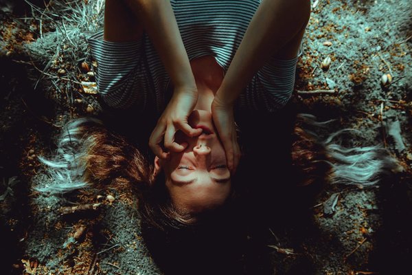 Comment les techniques de grounding peuvent-elles être utilisées pour améliorer la qualité de vie des patients atteints de fibromyalgie ?