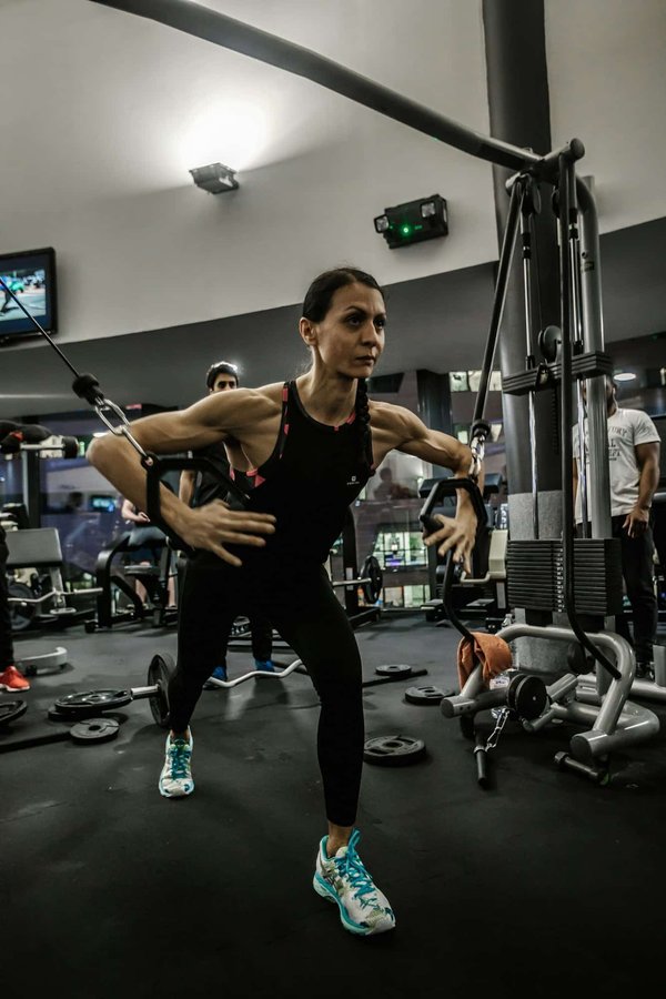 Comment la Gymnastique Artistique peut-elle être bénéfique pour la perte de poids et la flexibilité?