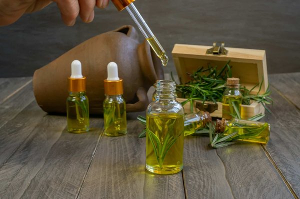L'aromathérapie : bienfaits des huiles essentielles
